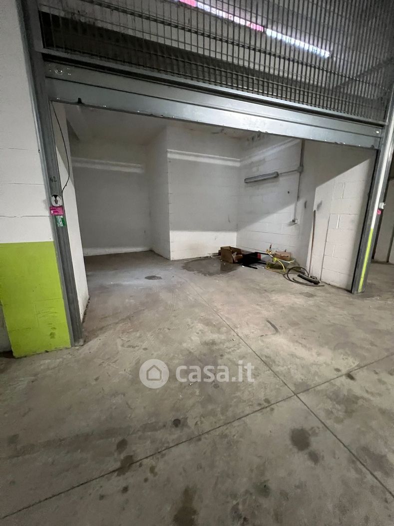 Garage/Posto auto in Vendita in Viale Alessandrino 400 a Roma