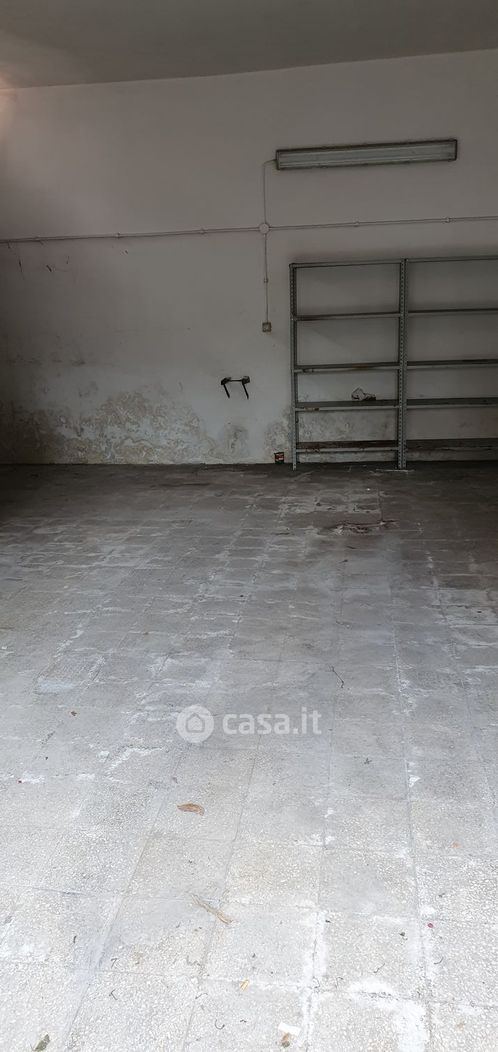 Garage/Posto auto in Vendita in Via Enrico Bondi 280 a Roma