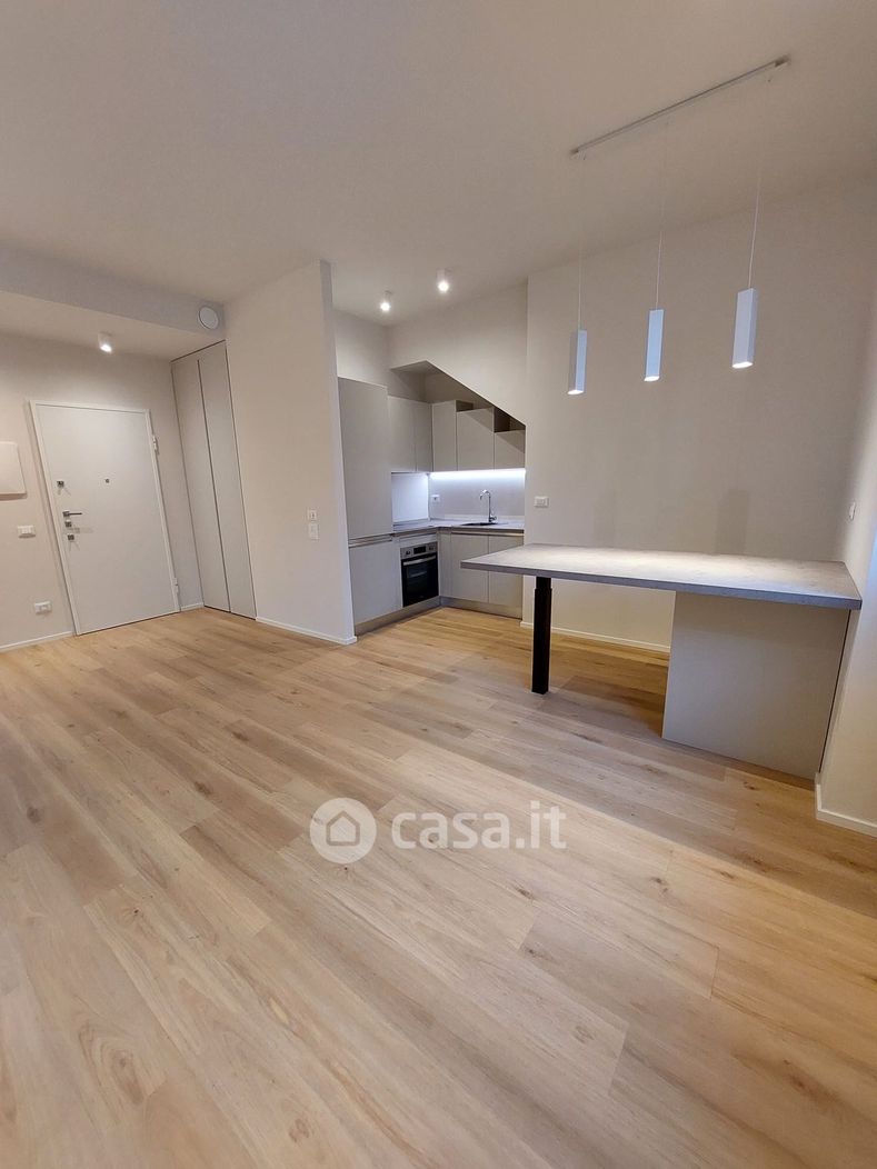 Appartamento in Vendita in Via Carlo Ravizza 34 a Milano