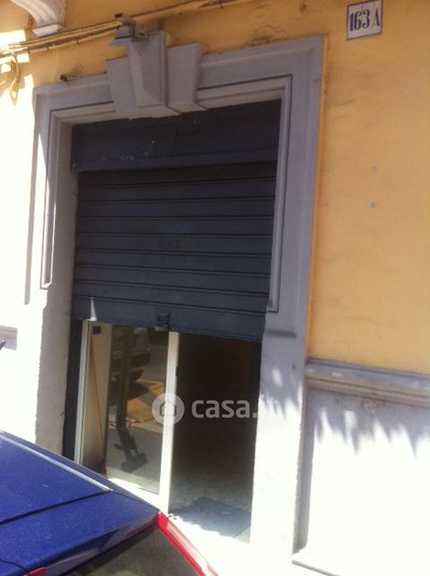 Negozio/Locale commerciale in Vendita in Via Pietro Ravanas, Bari, BA a Bari
