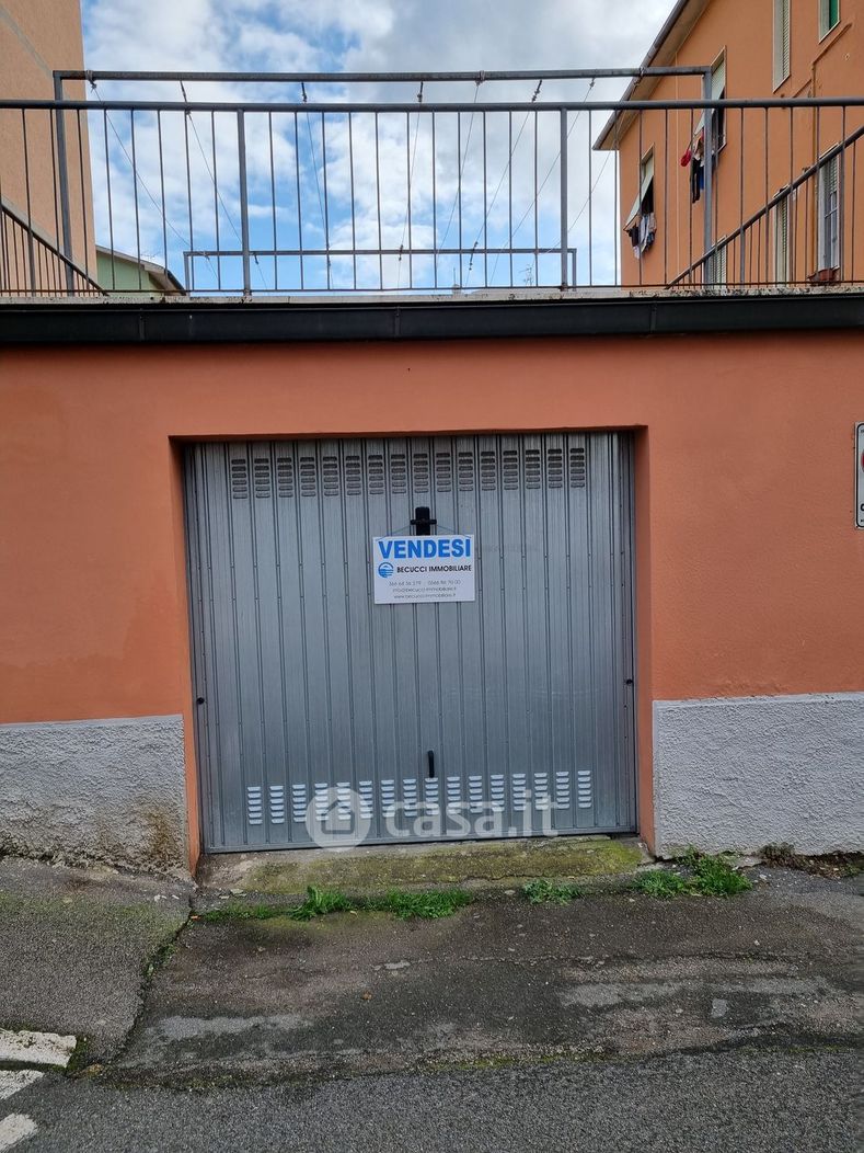 Garage/Posto auto in Vendita in Via Sicilia a Follonica