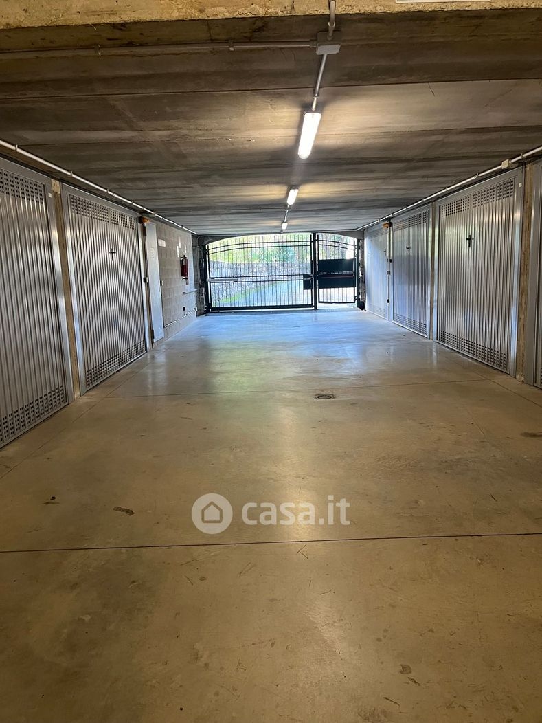 Garage/Posto auto in Vendita in Via san Francesco 2 a Recco