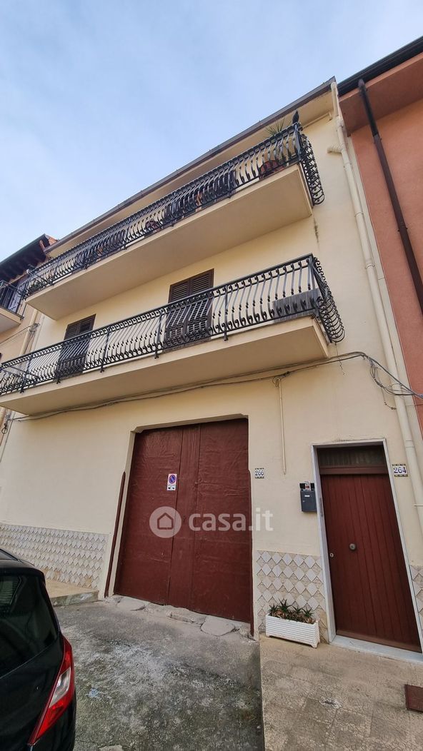 Appartamento in Vendita in Via Giuseppe Garibaldi 264 a Ventimiglia di Sicilia