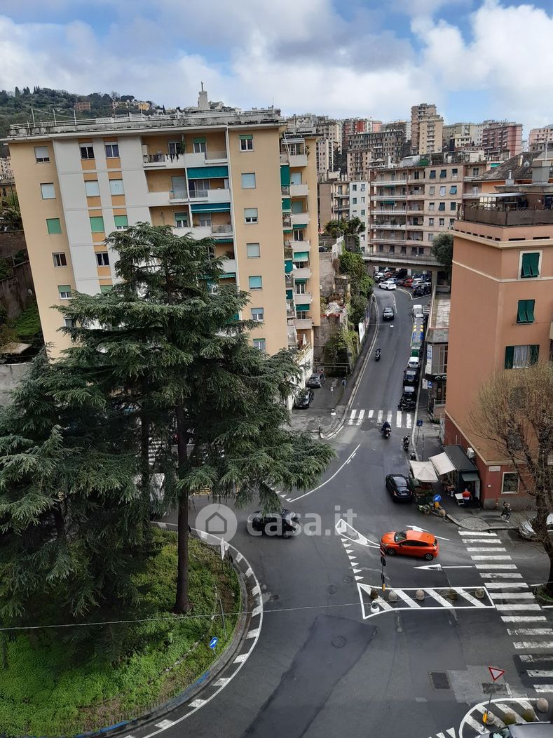 Appartamento in Vendita in Piazza Francesco Guicciardini 2 a Genova