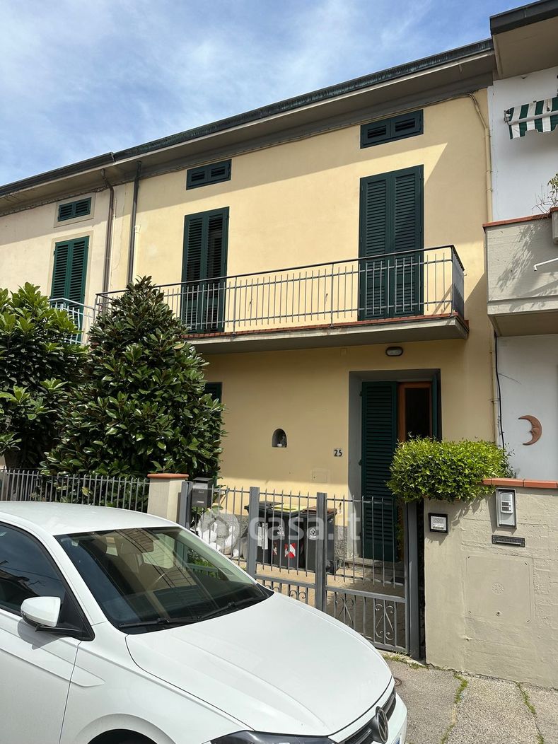 Appartamento in Vendita in Via Montesanto 25 a Prato