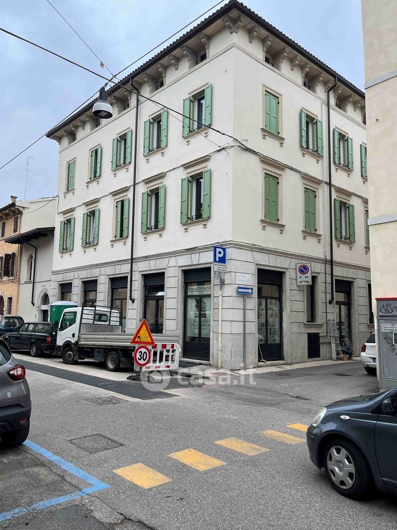 Negozio/Locale commerciale in Vendita in Via Mazza 33 a Verona