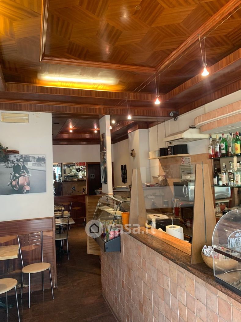 Bar in Vendita in Via Giuseppe Casaregis 1 r a Genova