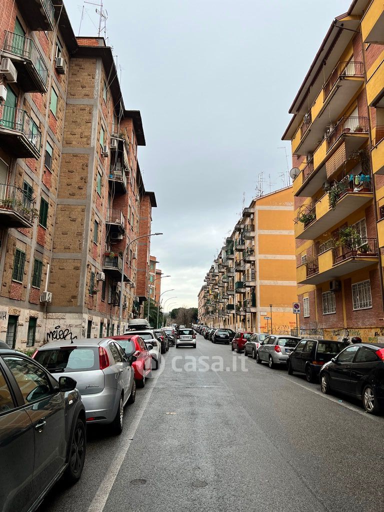 Appartamento in Vendita in Via Oronzo Quarta a Roma