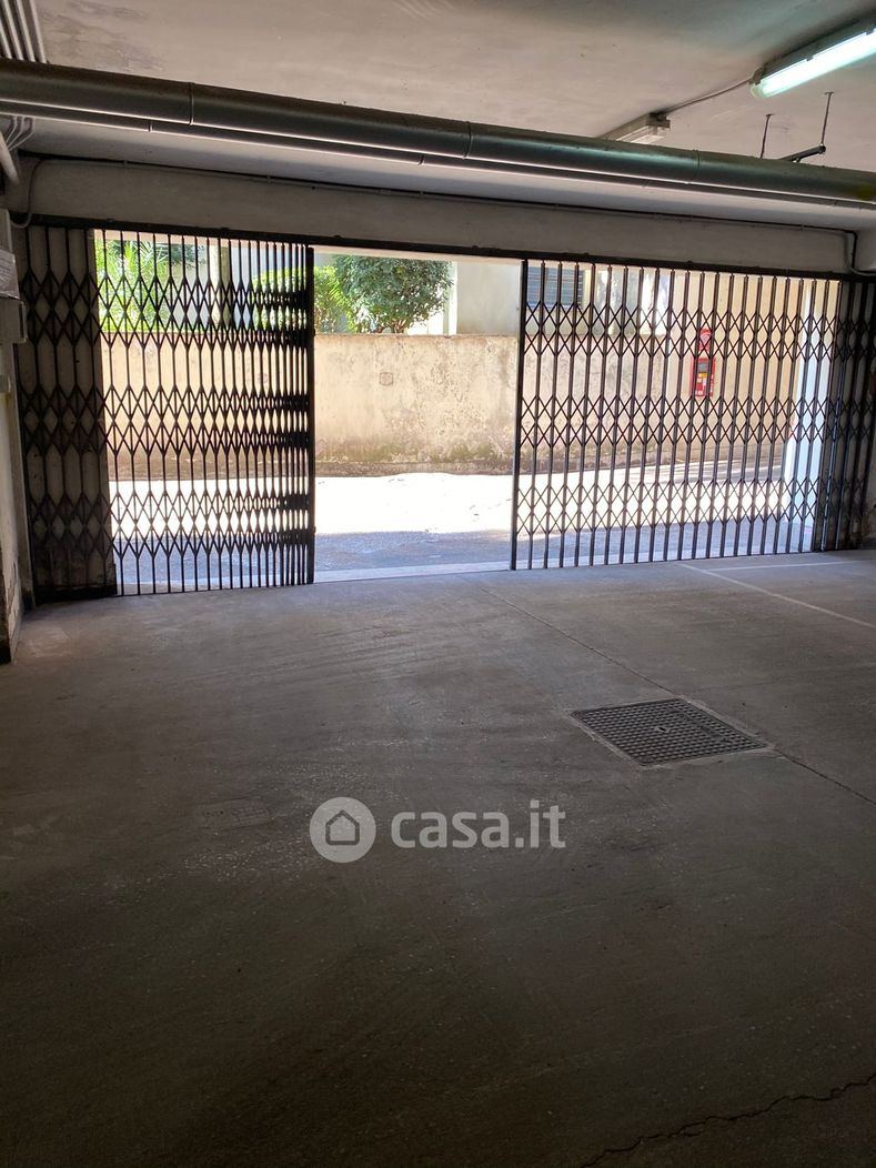 Garage/Posto auto in Vendita in Via Andrea Barbazza 112 a Roma