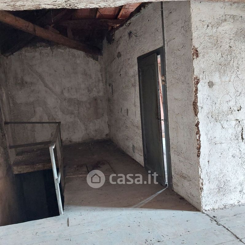 Rustico/Casale in Vendita in Strada del Gas di Sotto 36 a Caprino Veronese