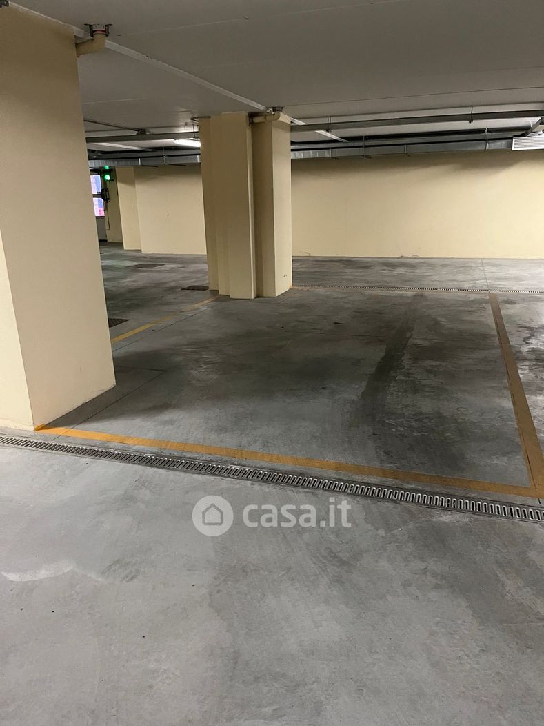 Garage/Posto auto in Affitto in Via Sant'Agostino a L'Aquila