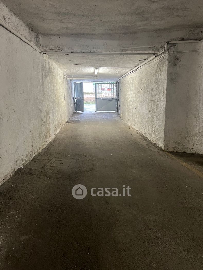 Garage/Posto auto in Vendita in Via del Fontanile Nuovo 30 a Roma