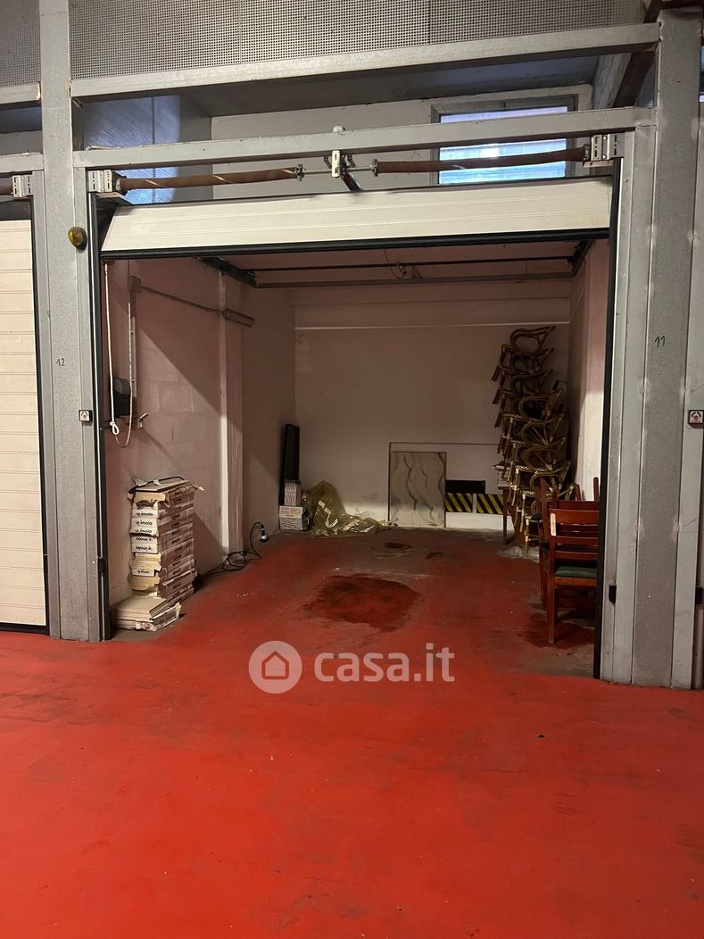 Garage/Posto auto in Vendita in Viale Alessandro Tassoni a Modena