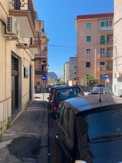 Appartamento in Vendita in Via Caio Asinio Pollione a Napoli