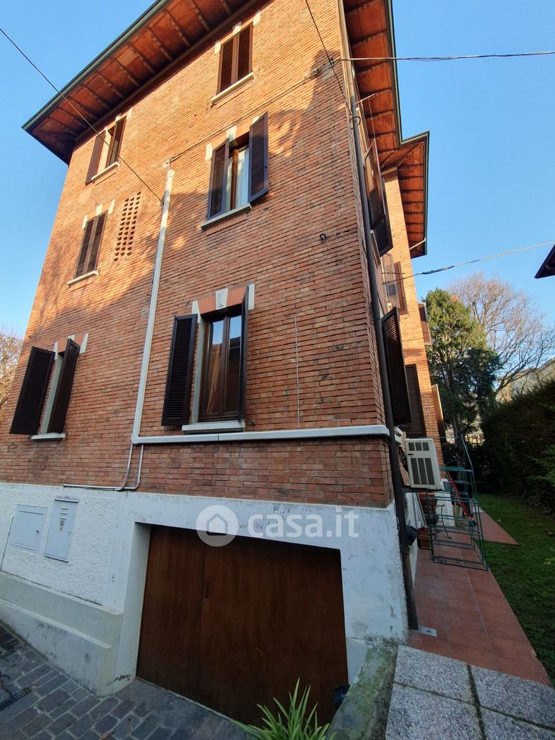 Villa in Vendita in Via Umberto Cagni 12 a Reggio Emilia