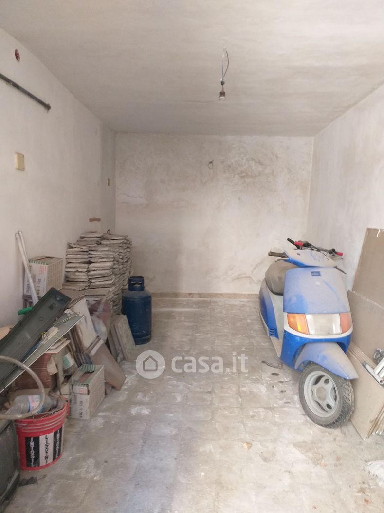 Garage/Posto auto in Vendita in Via Alberto Verdinois 15 a Palermo