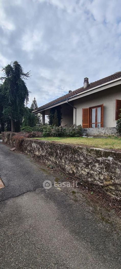 Villa in Vendita in Frazione REVIGNANO 73 a Asti