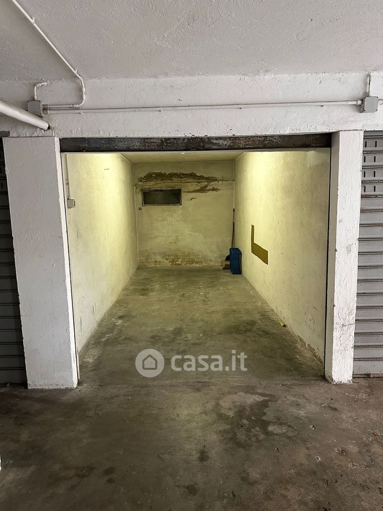 Garage/Posto auto in Vendita in Via Percy Bysshe Shelley 11 a Genova