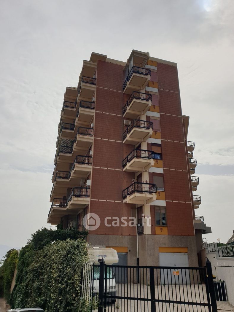 Appartamento in Vendita in Via Panoramica dello Stretto a Messina