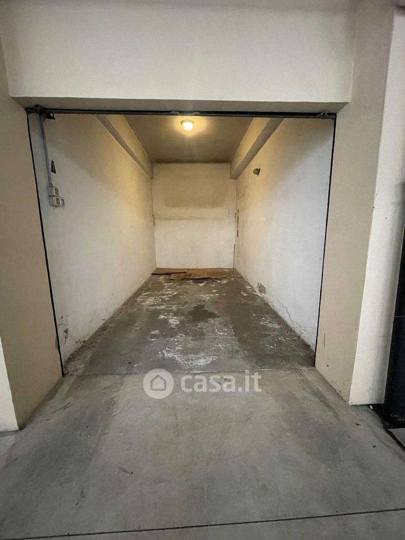 Garage/Posto auto in Affitto in Via Crescenzago 13 a Milano