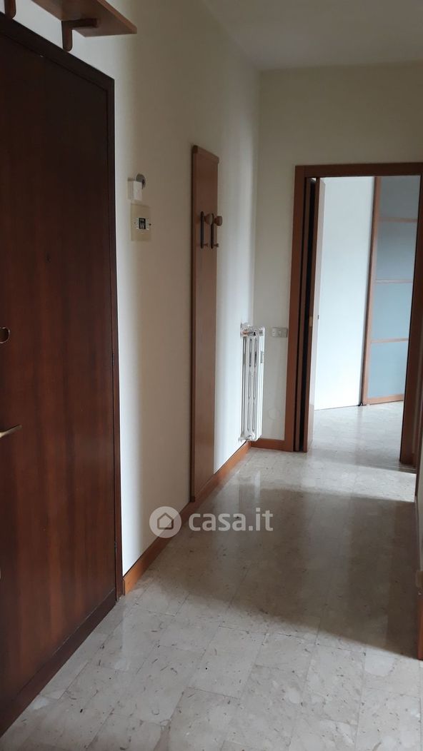 Appartamento in Affitto in Viale Aguggiari a Varese