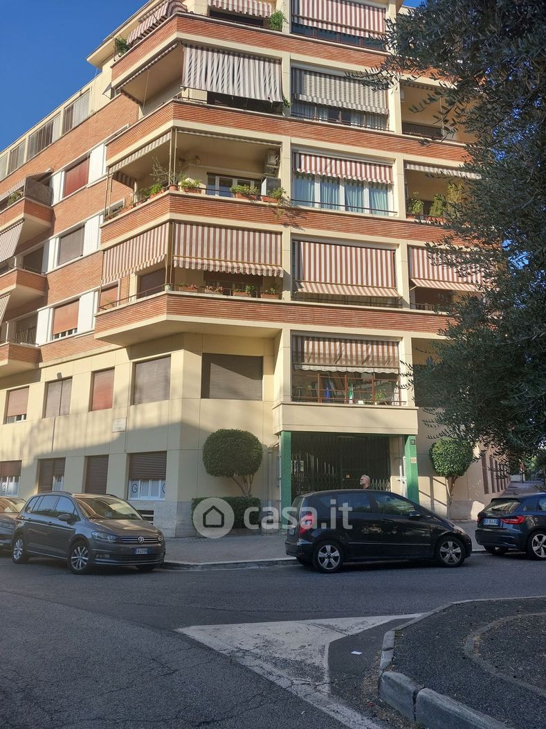 Appartamento in Vendita in Via Ernesto Monaci 21 a Roma