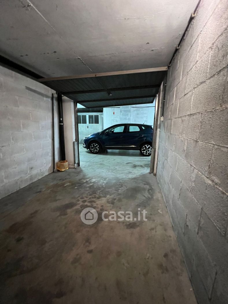 Garage/Posto auto in Vendita in Via degli Aldobrandeschi 21 a Roma