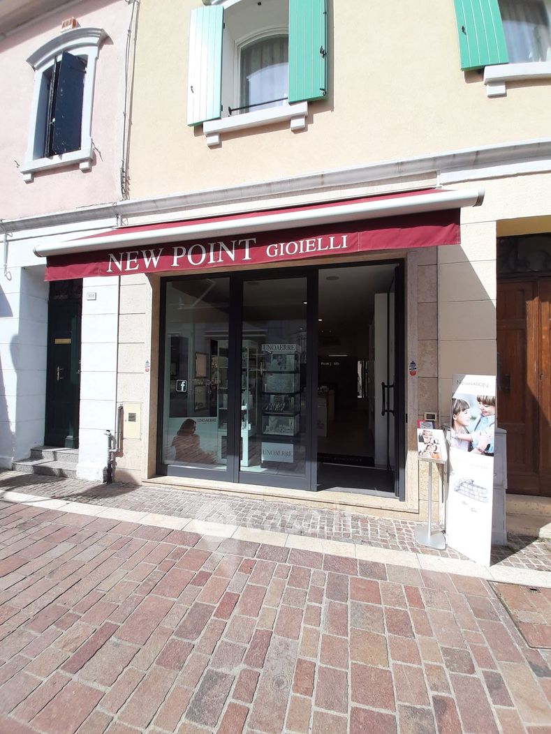 Negozio/Locale commerciale in Vendita in Corso Silvio Trentin a San Donà di Piave