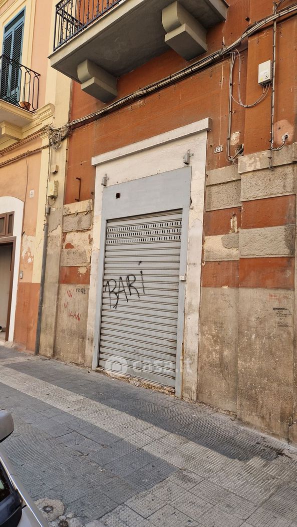 Negozio/Locale commerciale in Vendita in Via Trevisani 65 a Bari