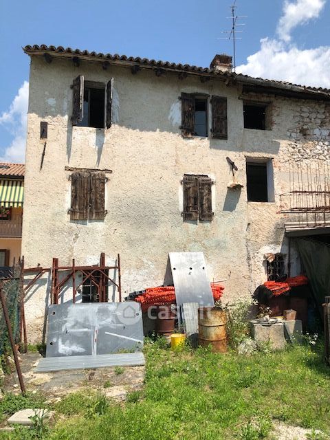 Rustico/Casale in Vendita in Farronati a Romano d'Ezzelino