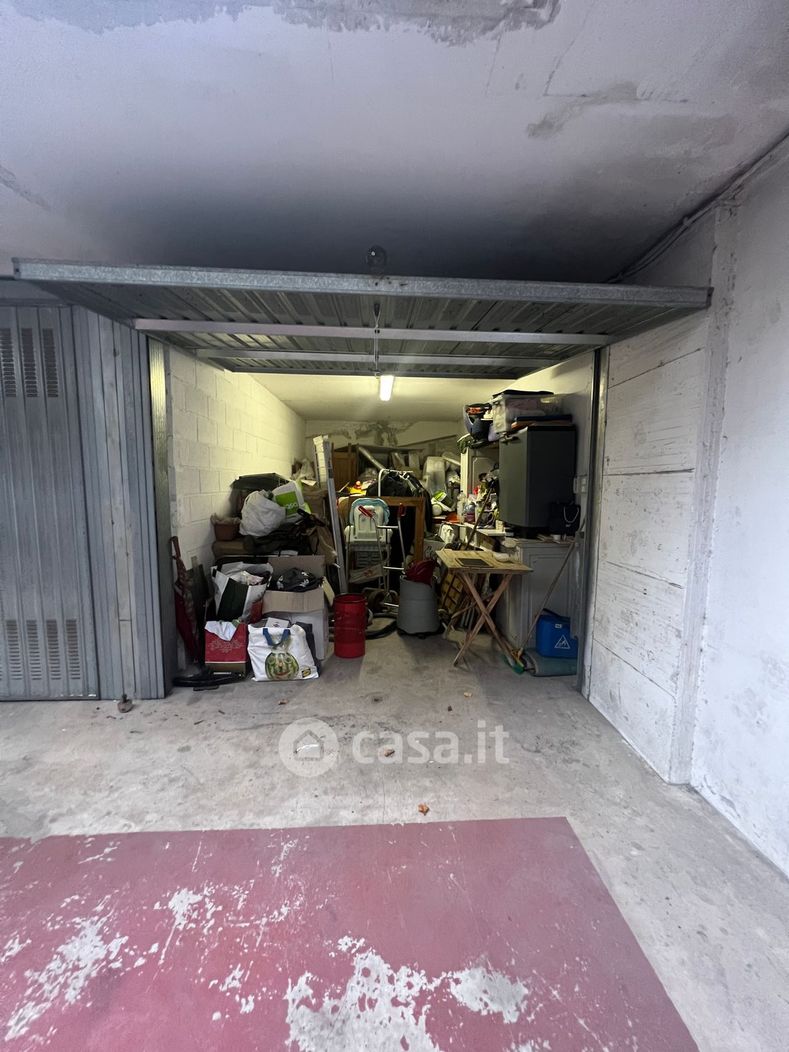 Garage/Posto auto in Vendita in Via Montebruno 29 a Roma