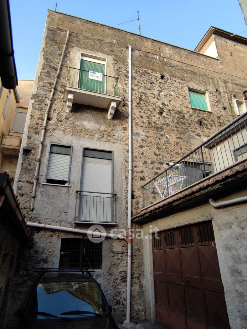 Appartamento in Vendita in Via Cardi. De Luca 218 a Bronte