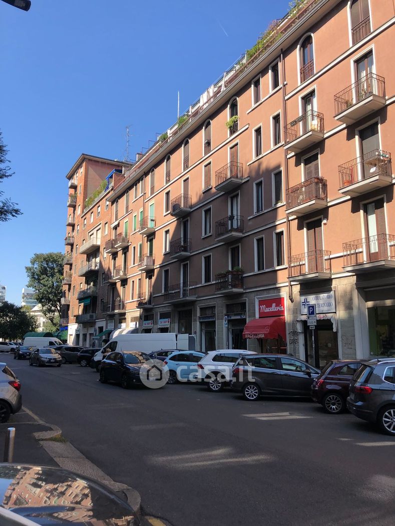 Appartamento in Vendita in Via Francesco Ferrucci 22 a Milano