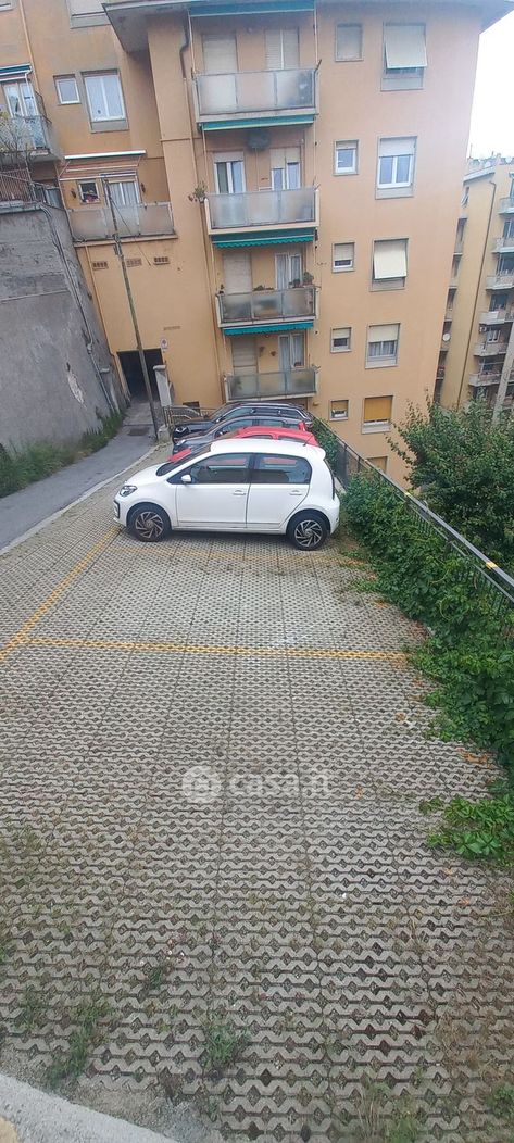 Garage/Posto auto in Vendita in Largo gaetano giardini a Genova