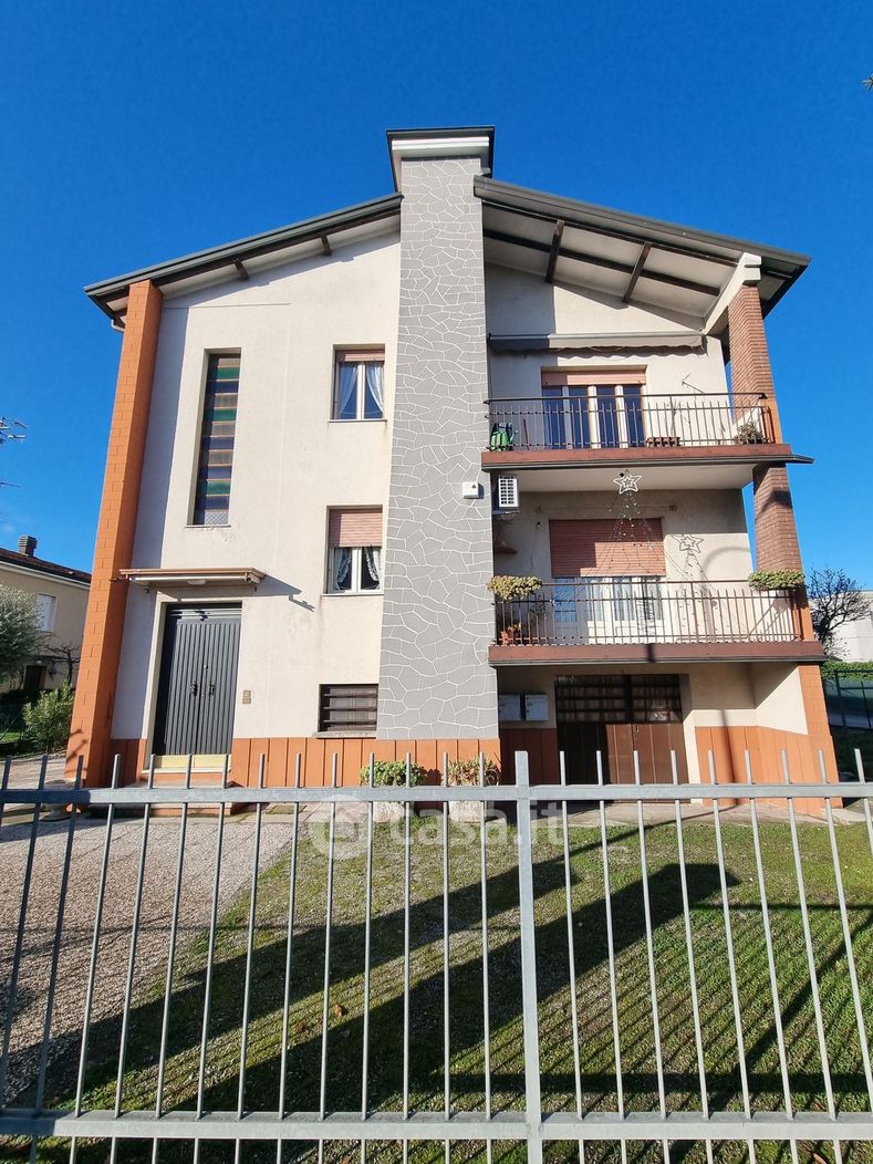 Appartamento in Vendita in Via Per Parma 43 a Traversetolo