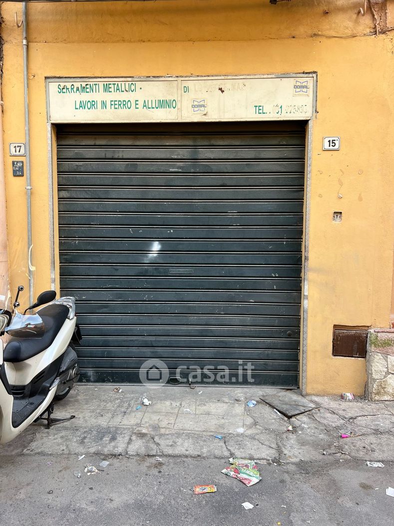 Negozio/Locale commerciale in Vendita in Via Antonio Cassarino 15 /a a Palermo