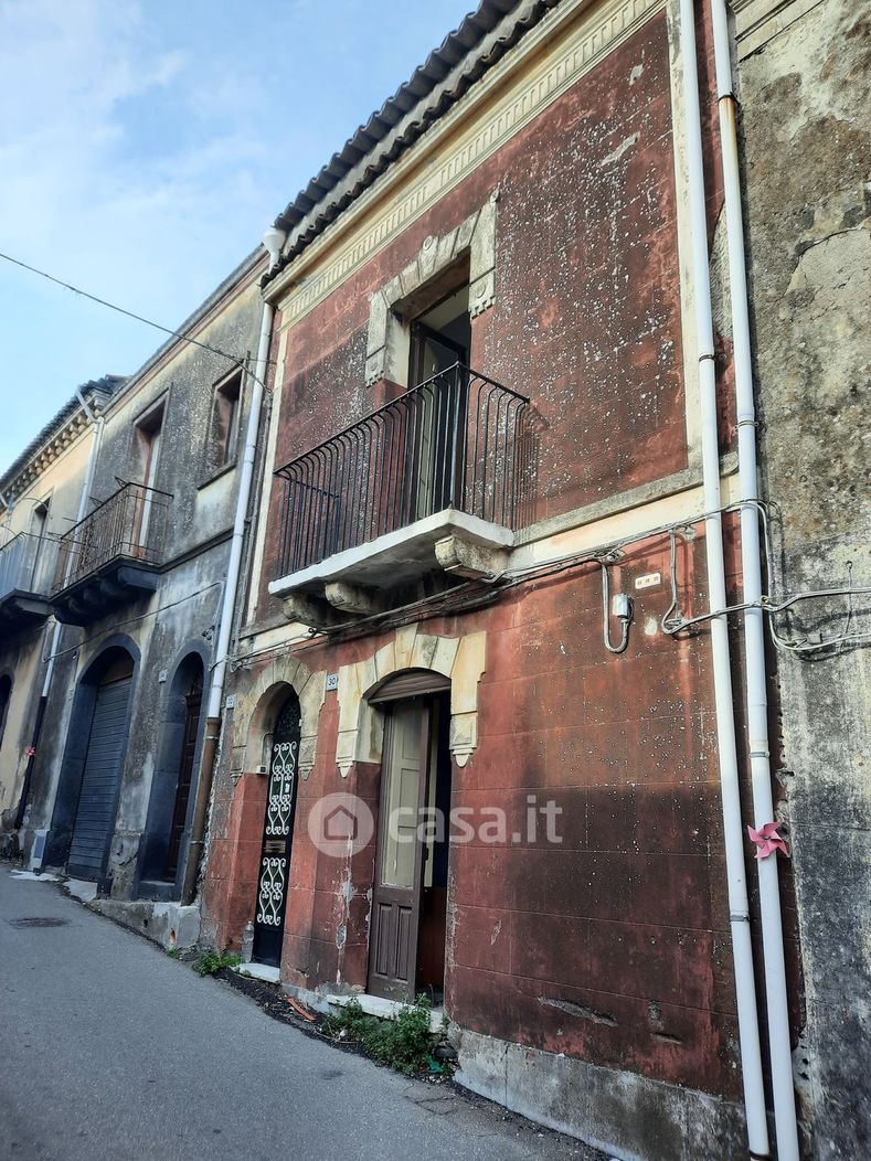 Casa indipendente in Vendita in Via capuana a Sant'Alfio