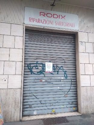 Negozio/Locale commerciale in Affitto in Corso Tortona 33 a Torino