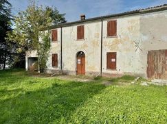 Casa Bi/Trifamiliare in Residenziale