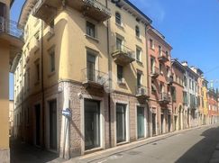 Negozio/Locale commerciale in Commerciale