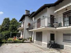 Casa Bi/Trifamiliare in Residenziale