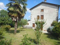 Casa Bi/Trifamiliare in Residenziale