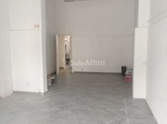 Negozio/Locale commerciale in Commerciale