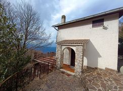 Casa Bi/Trifamiliare in Residenziale