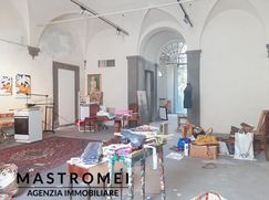 Negozio/Locale commerciale in Commerciale