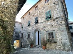 Casa Bi/Trifamiliare in Residenziale