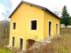 Casa Bi/Trifamiliare in Residenziale