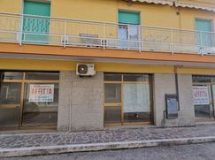 Negozio/Locale commerciale in Commerciale