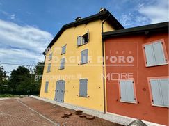 Casa Bi/Trifamiliare in Residenziale