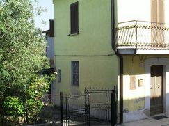 Casa Bi/Trifamiliare in Residenziale